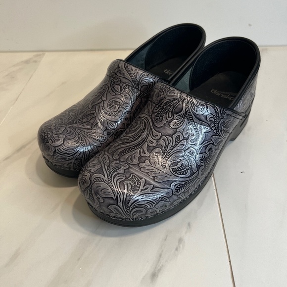 dansko grey tooled